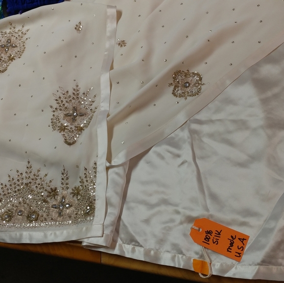 Scarf/Wrap/Shawl, Embellished, Raj Sunder - Picture 4 of 9